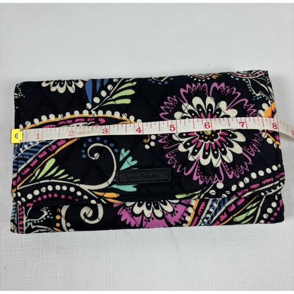 Vera Bradley Trifold Wallet Clutch Black Paisley Floral Print Wristlet Quilted - Picture 12 of 13